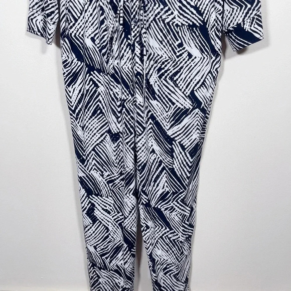 Trina Turk Size 2 Geometric Long Sleeve Woodblock  White Navy Casual Jumpsuit - Picture 6 of 15